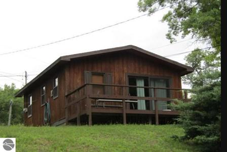 2052 N Ogemaw Trail