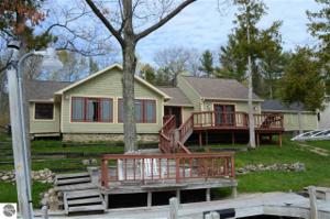 9111 Clam Lake Road