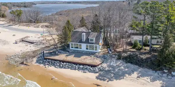 3126 Lake Shore Road