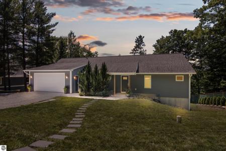 560 Island View Drive