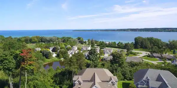 873 N Bay Cliff Drive