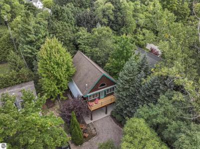 525 E Oak