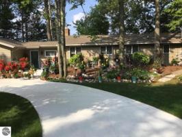 5598 MacKenzie Drive