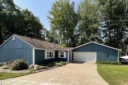 7180 Shore Road, NE