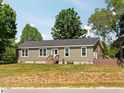 584 Gitchegumee Drive