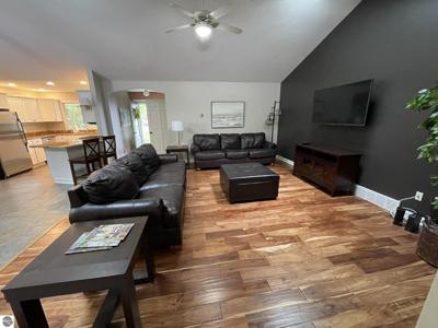 6417 E Harbor