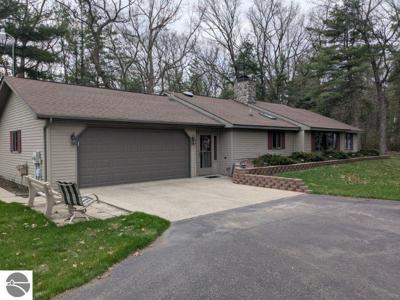3747 Cayuga Trail