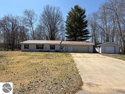 559 Gitchegumee Drive