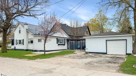 116 E Bremer Street