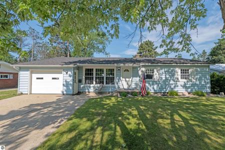 425 Leeson Avenue