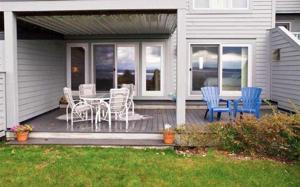 5225 Windward Passage Unit 33