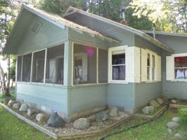 1052 Lakeside