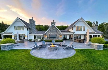 6490 Peaceful Valley Rd.
