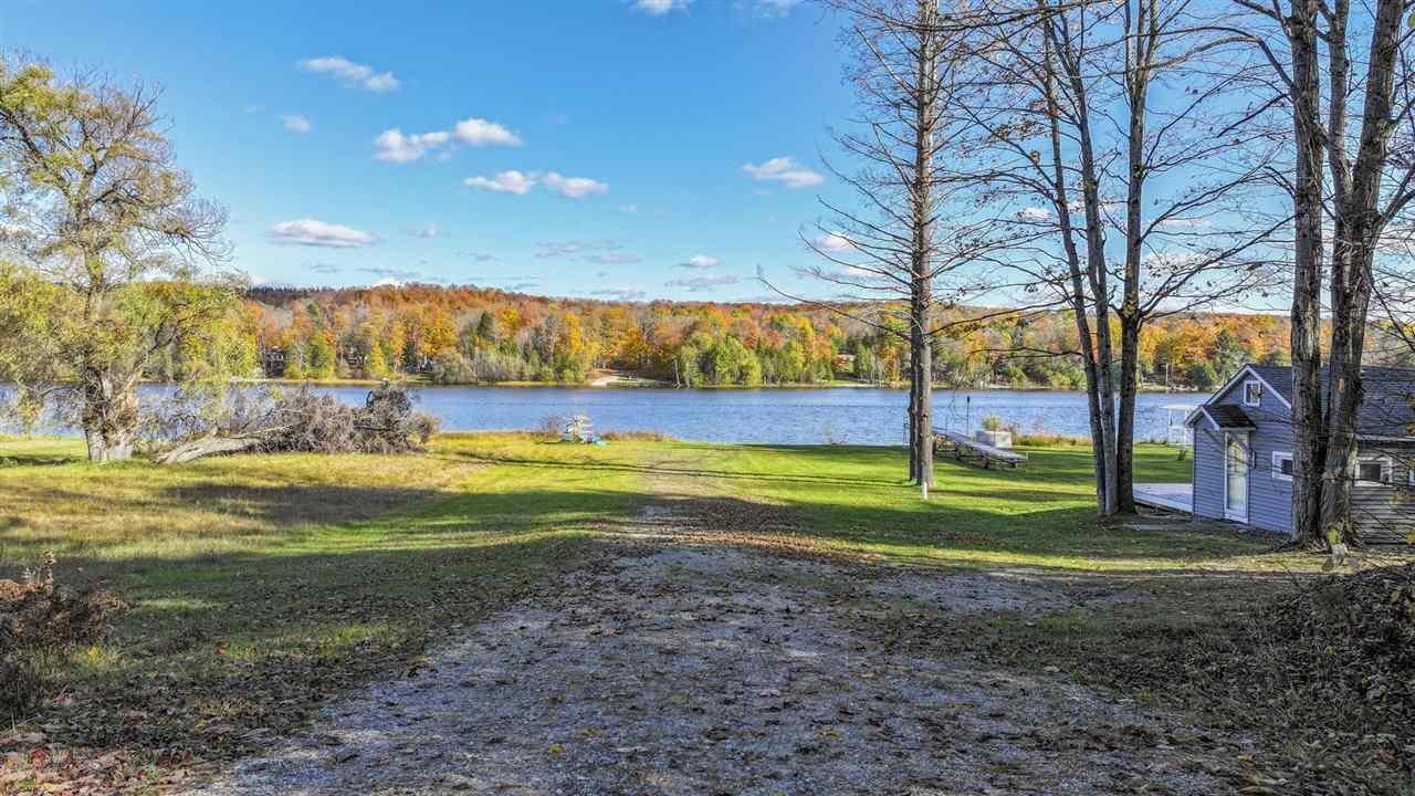 Image 2: Lake Access!