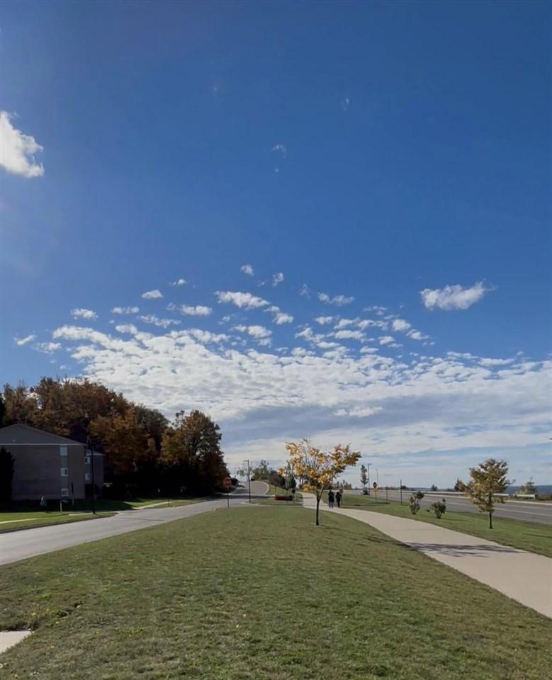Image 4: Little Traverse Wheelway