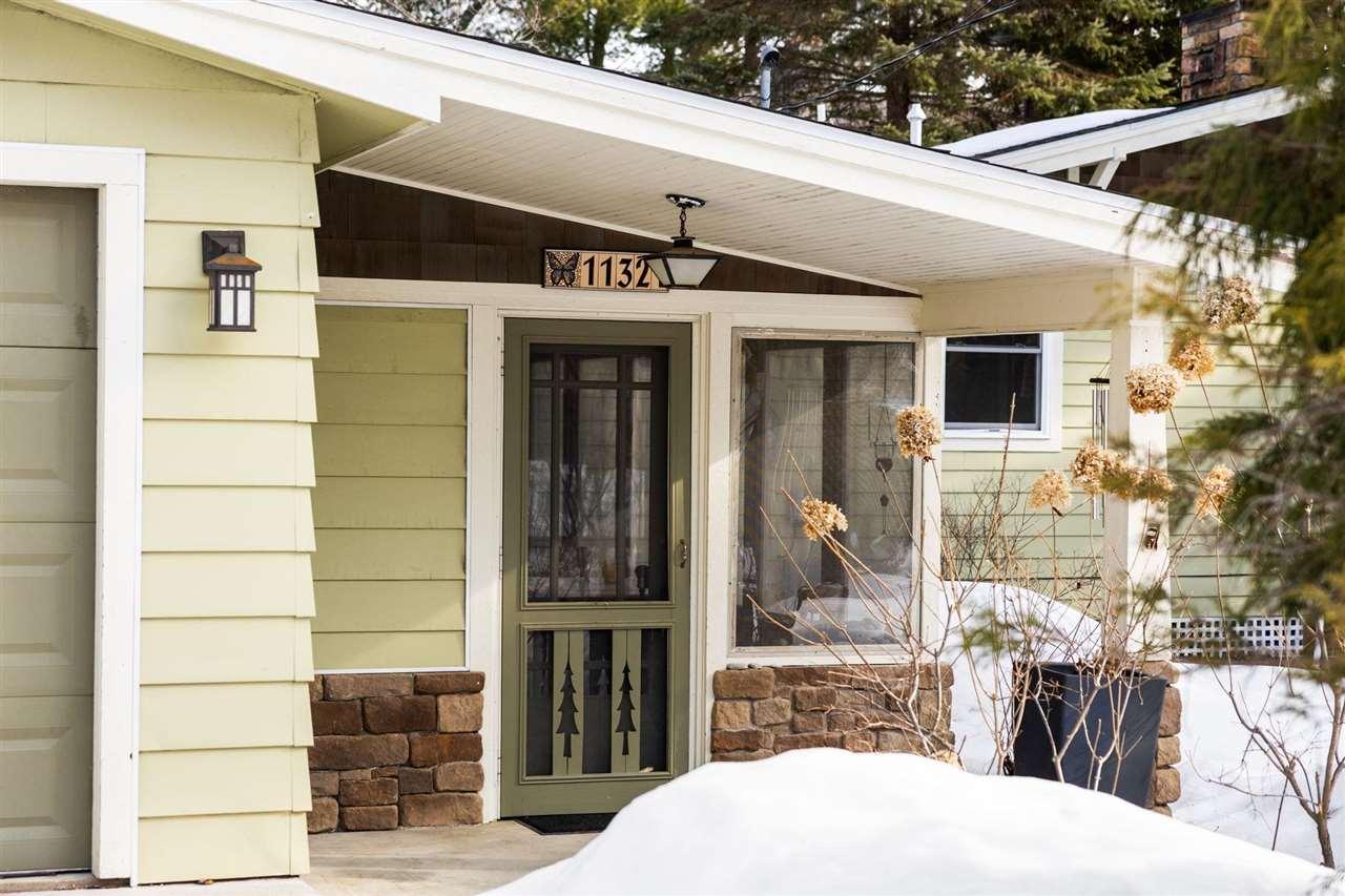 Image 2: Seasonal Porch Entry