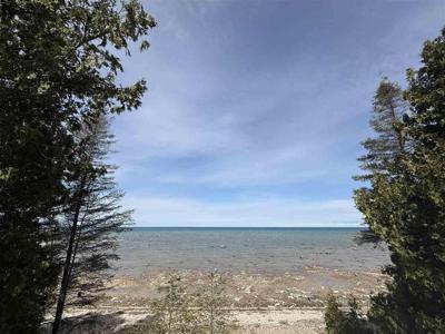 4195 Lakeshore Drive