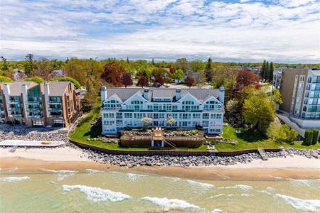 301 Michigan Avenue Unit 13