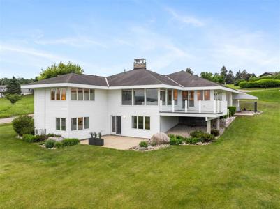 908 Country Lane