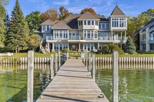 555 Bay Street