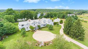 08111 Mulberry Lane