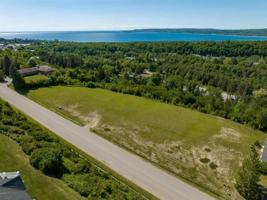 1467 Bay View Heights