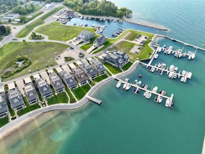 00924 Pointe Drive (pvt) Unit 49 Unit 49