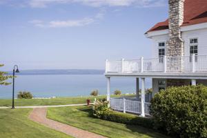 605 Lakeside Court Unit 5