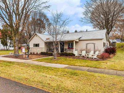 816 Lower Lake Drive