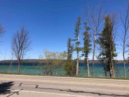 04280 Lakeshore Drive