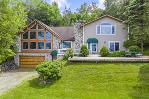 4098 Lakeshore Drive