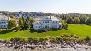3910 Peninsula Drive
