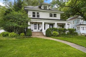444 W Bluff Drive