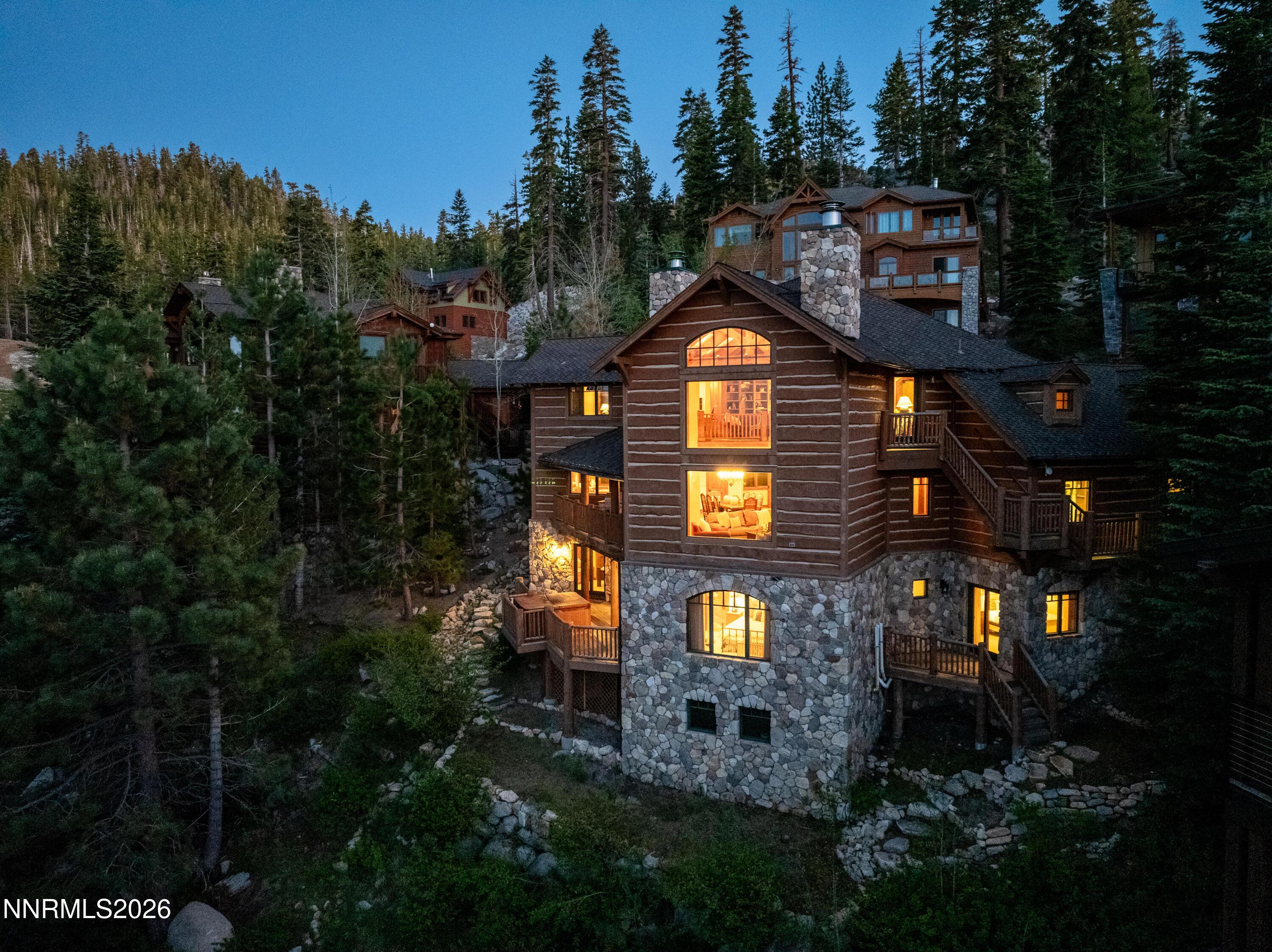 Image 2: 1631-Needle-Peak_DJI_0314-HDR