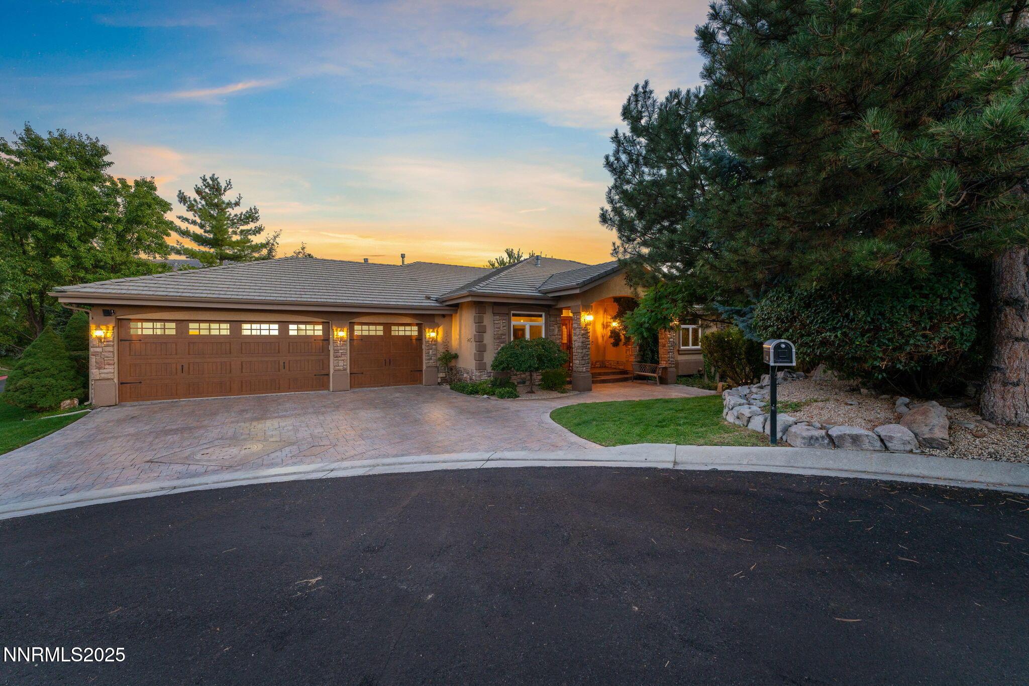 Image 3: 62-web-or-mls-131-print-DS103229