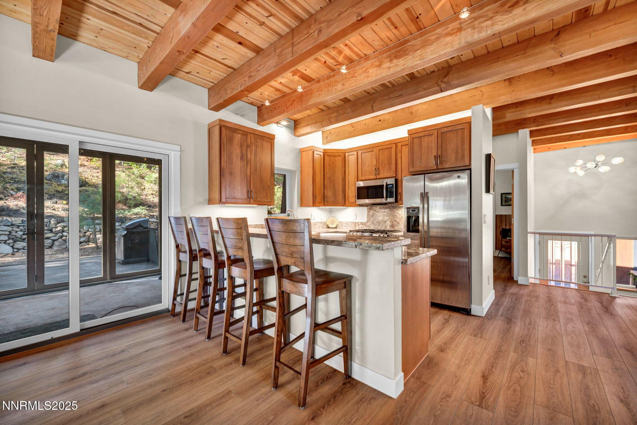 Image 4: 64-web-or-mls-978-glenrock-dr-45