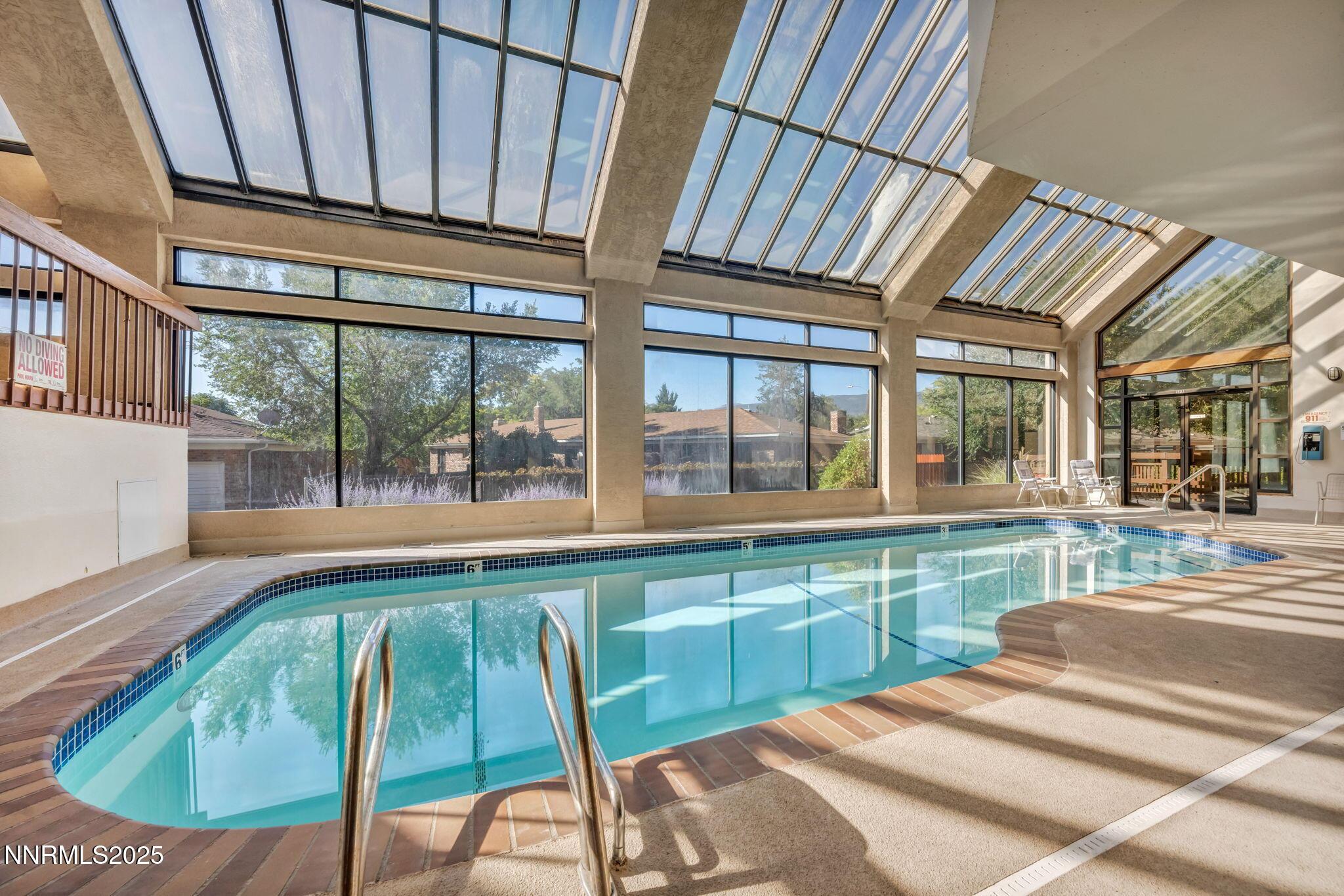 Image 2: 3-web-or-mls-3095-lakeside-dr-102