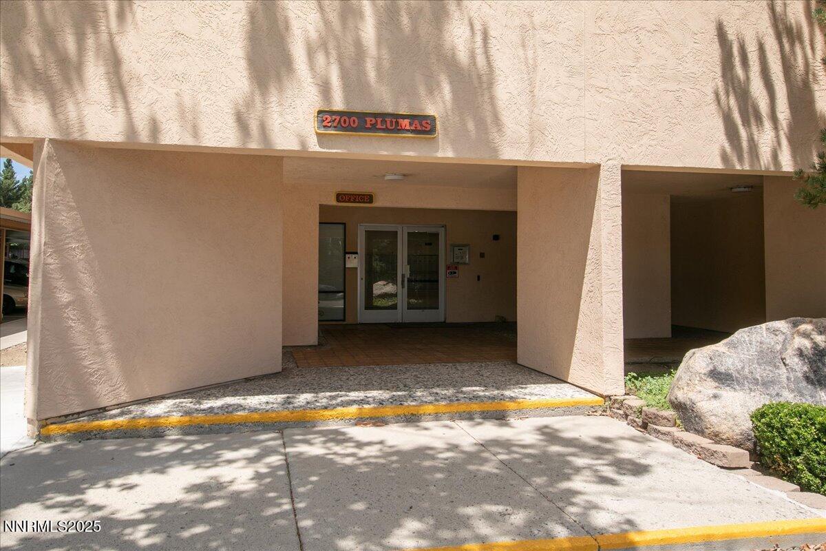 Image 2: 02-Salem Plaza (7)