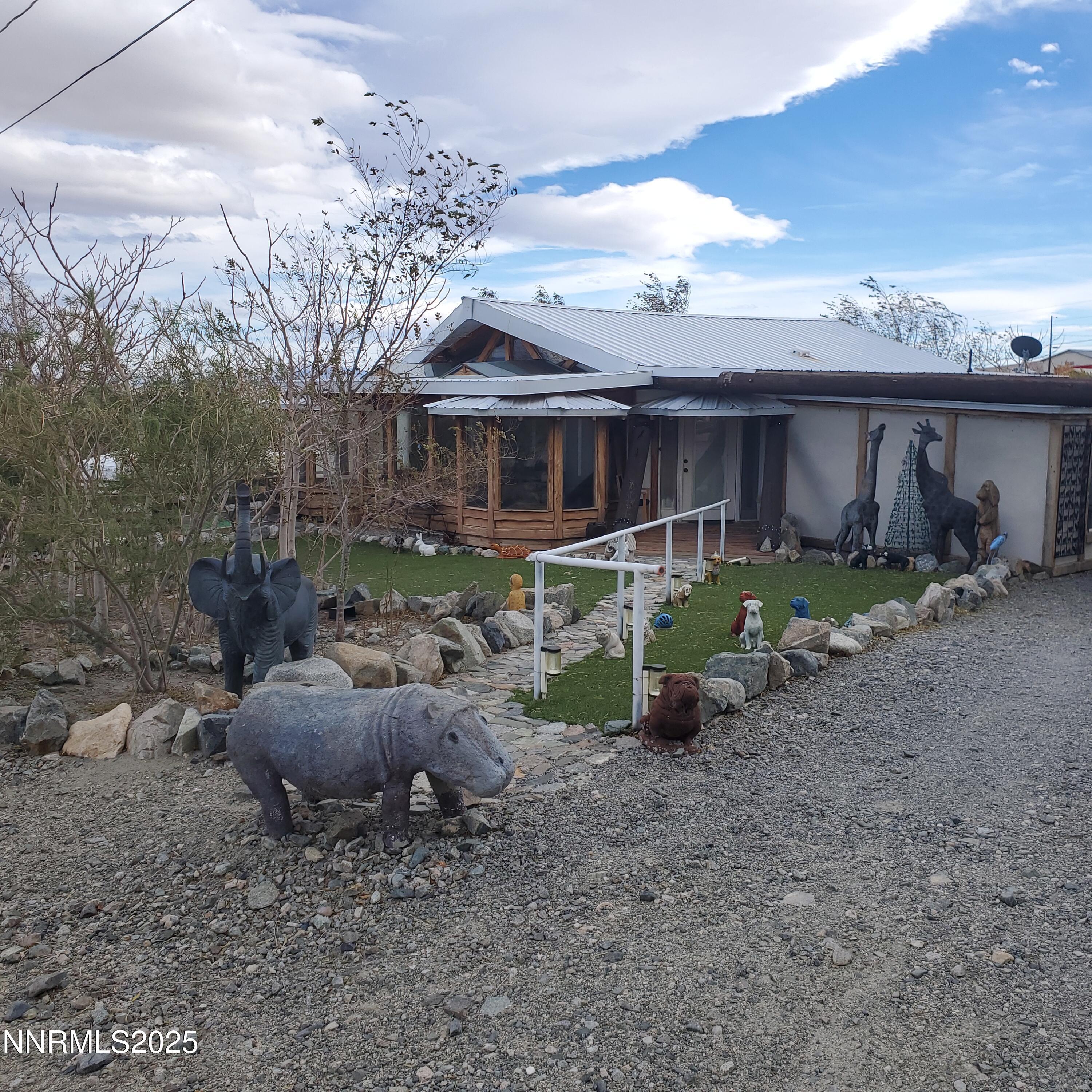 Image 3: Lucille front 2