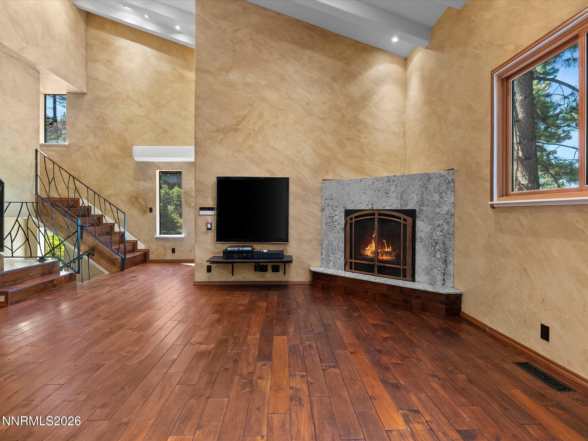 Image 3: 17-7 Katherine Ct-116