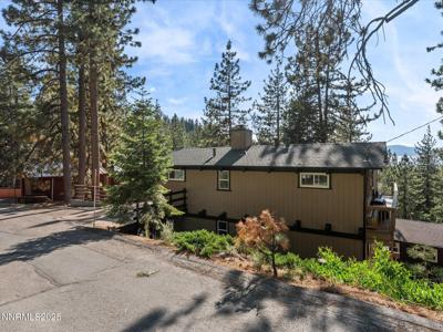 699 Lakeview Drive
