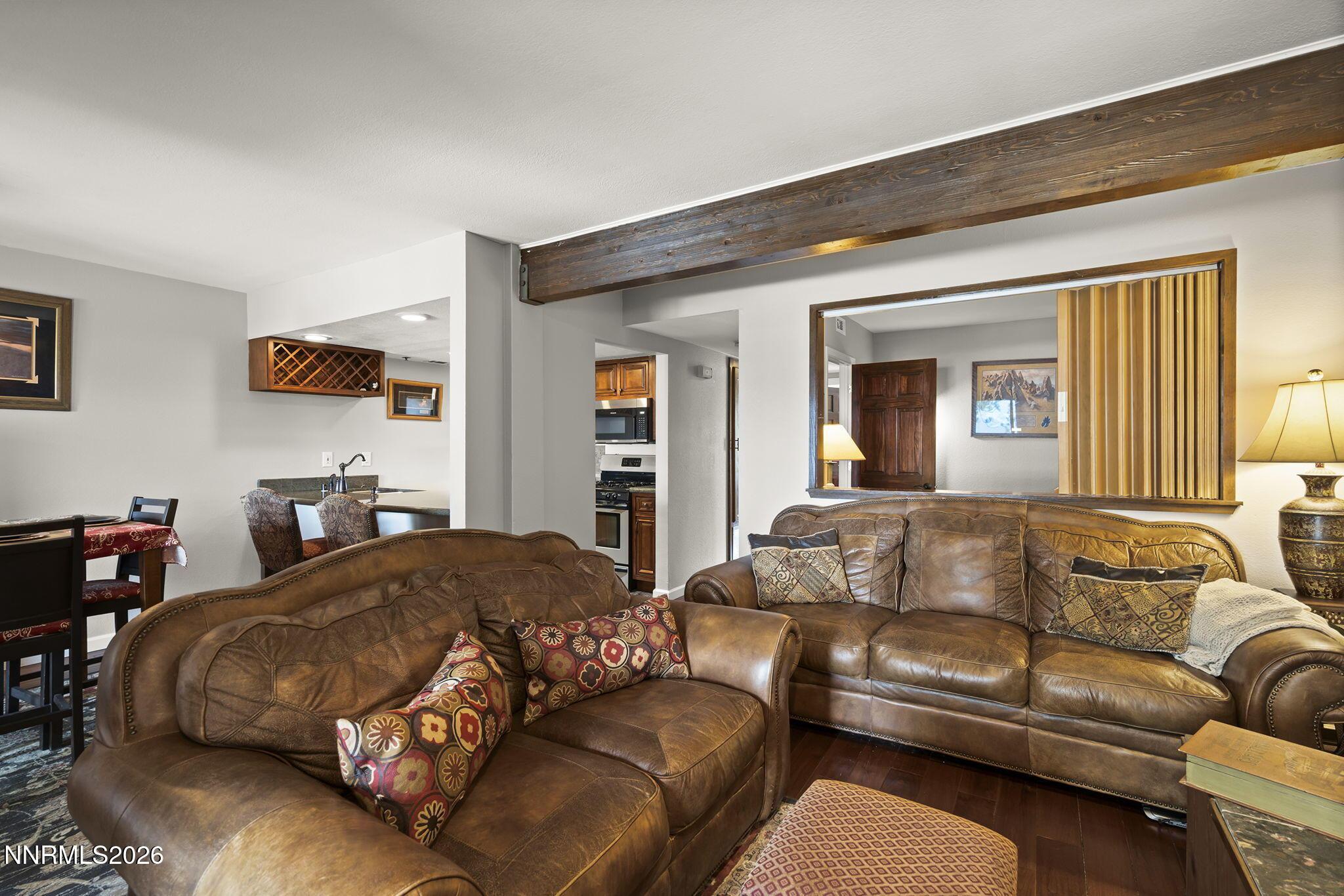 Image 3: 3-web-or-mls-_DSC8005