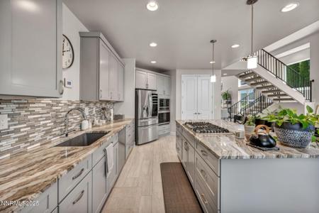 6161 Wycliffe Circle