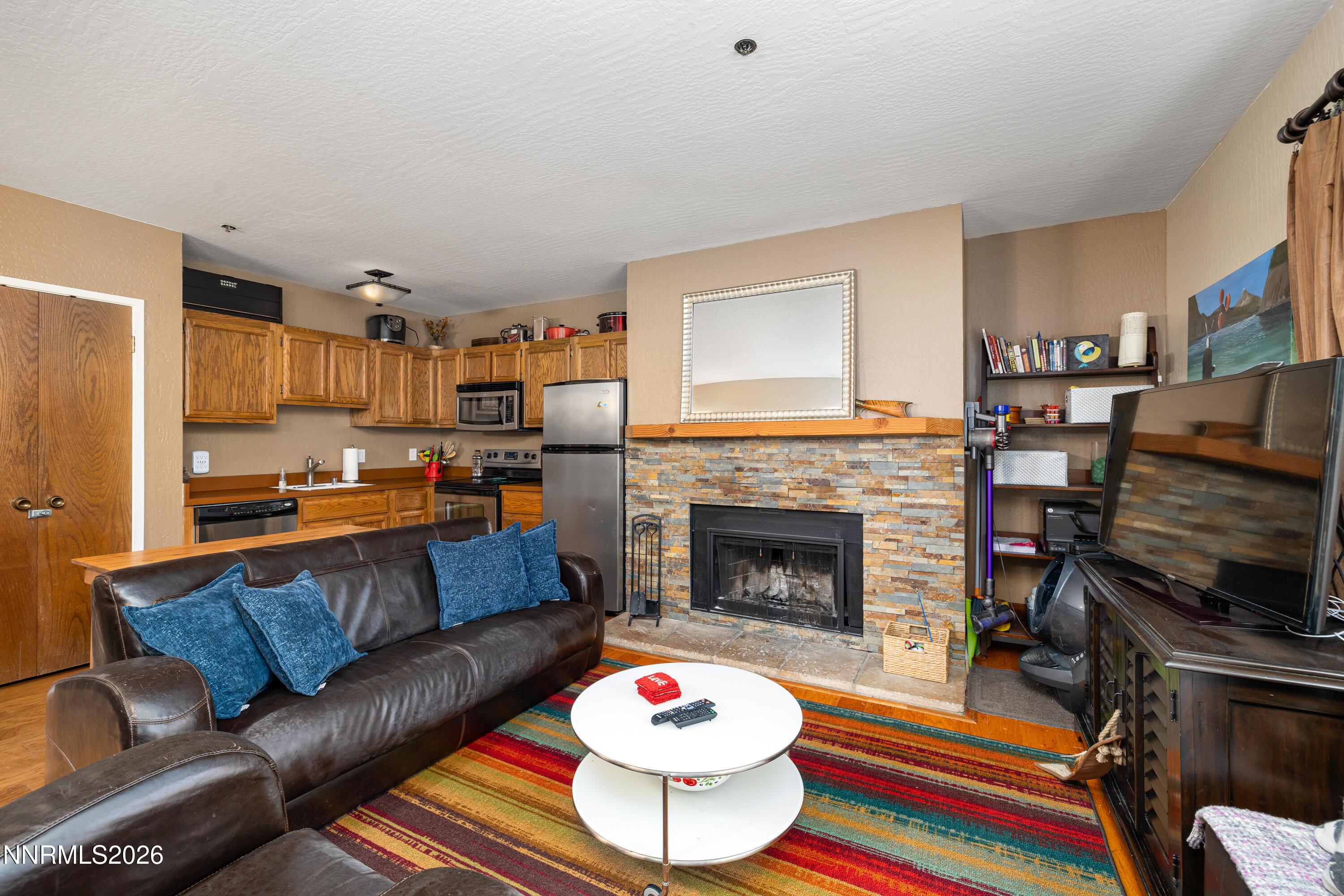 Image 2: Living Area