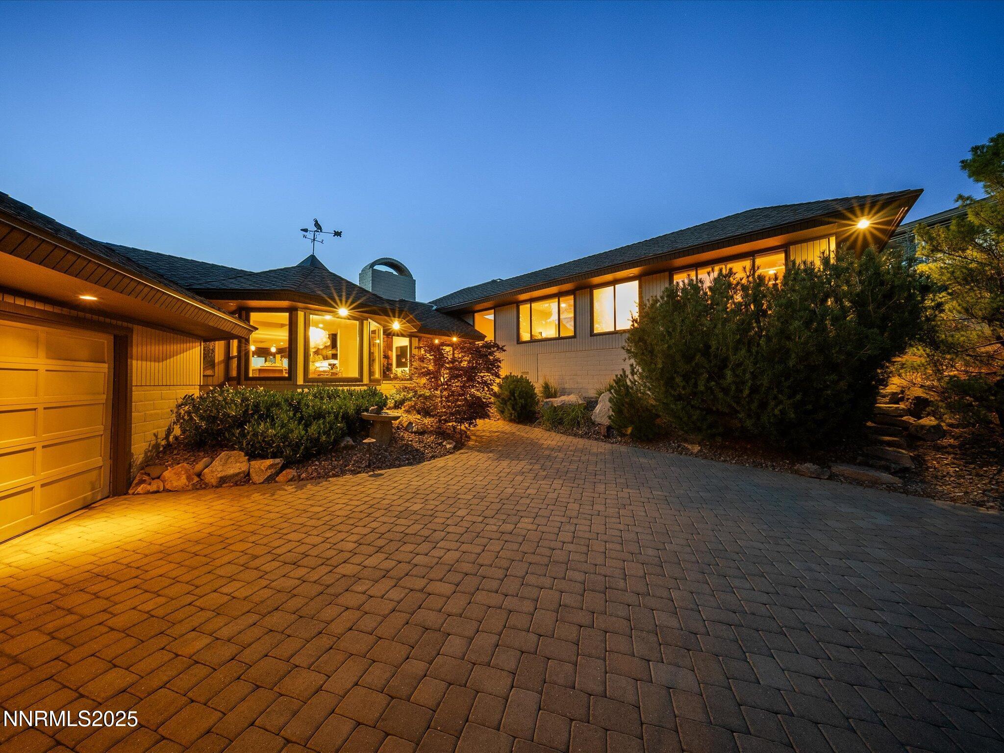 Image 2: 40-2520 Spinnaker Dr-Twilights-104