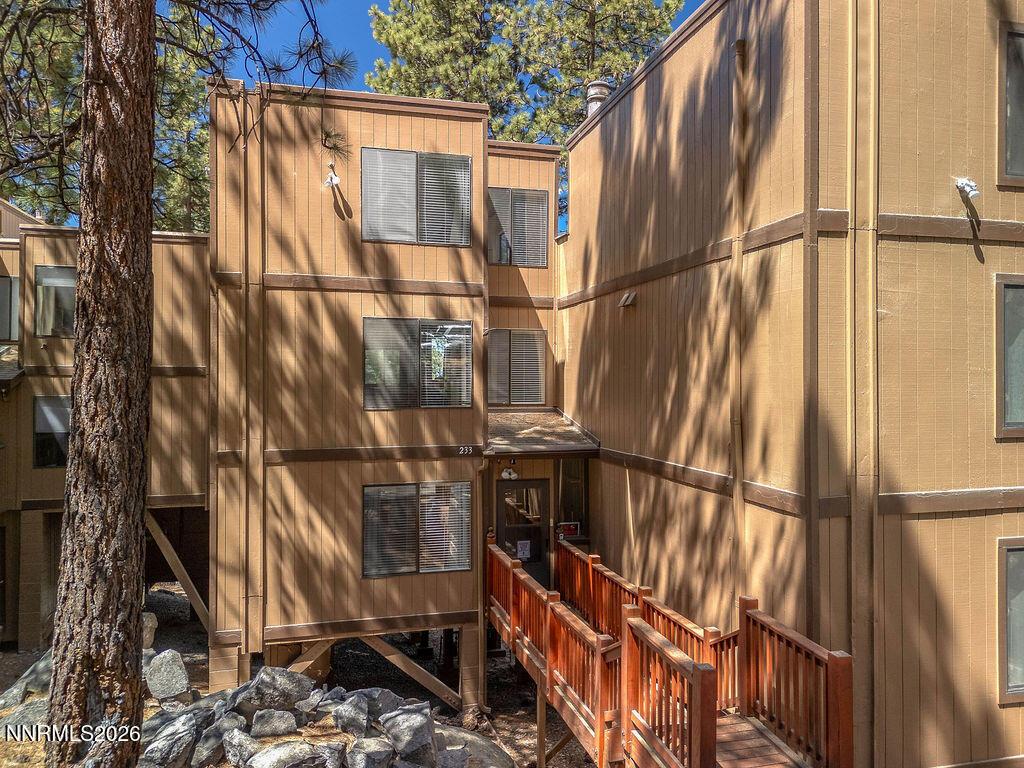 Image 2: exterior1