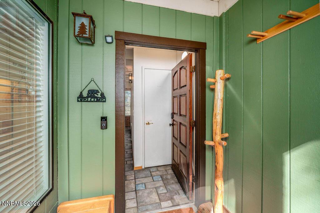 Image 4: entrance2