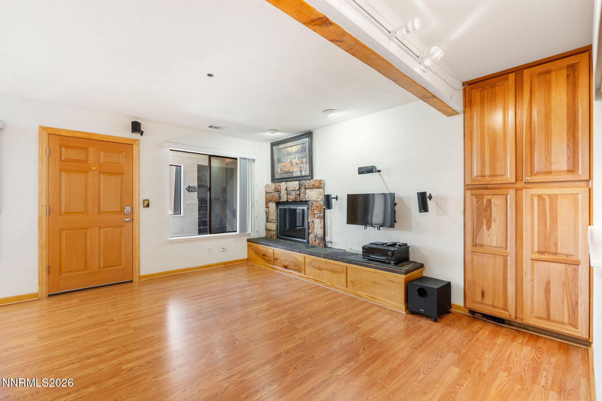 Image 2: Living room