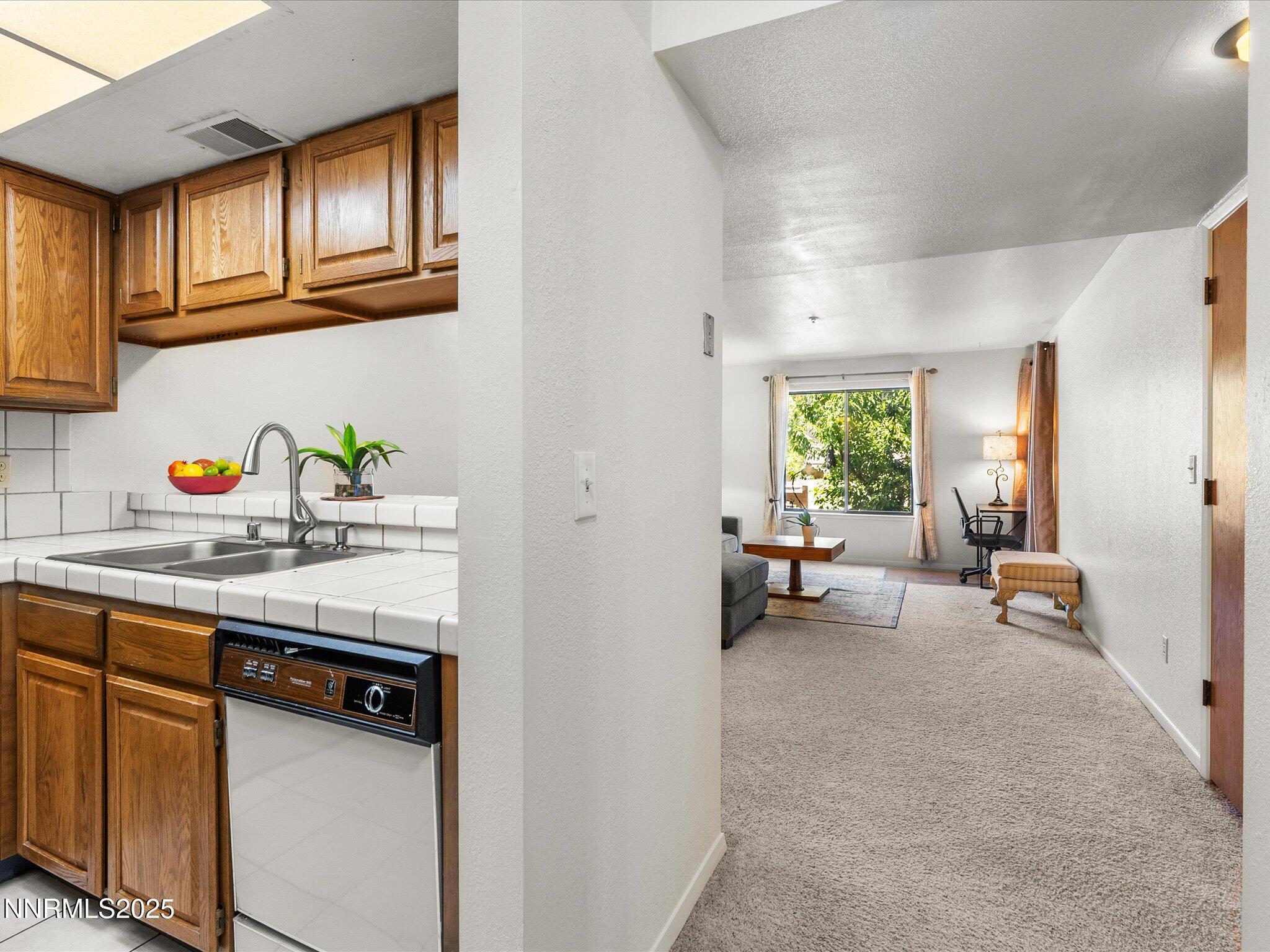 Image 2: 14-3095 Lakeside Dr-Unit 103-113