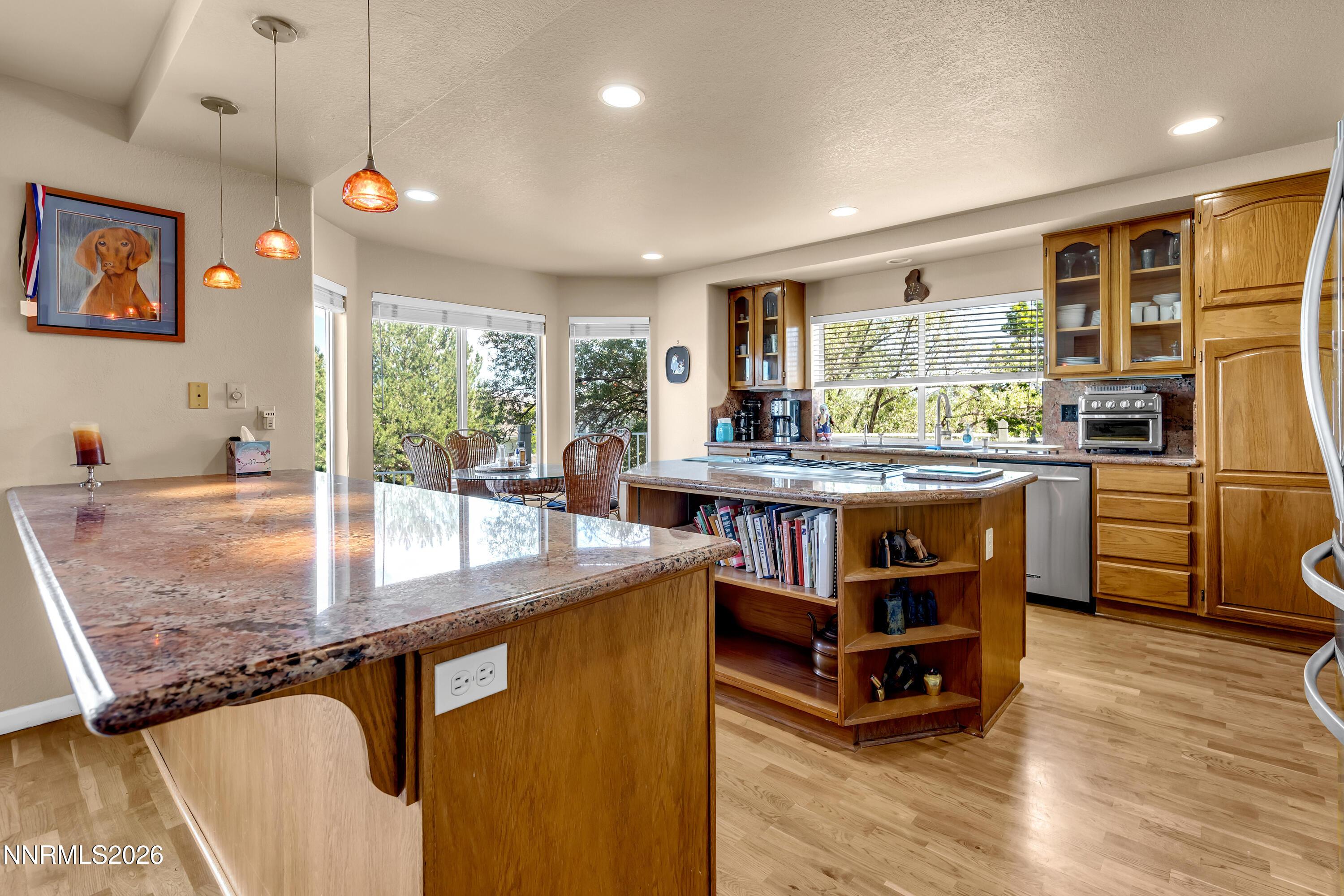 Image 4: Laurelwood6194-009